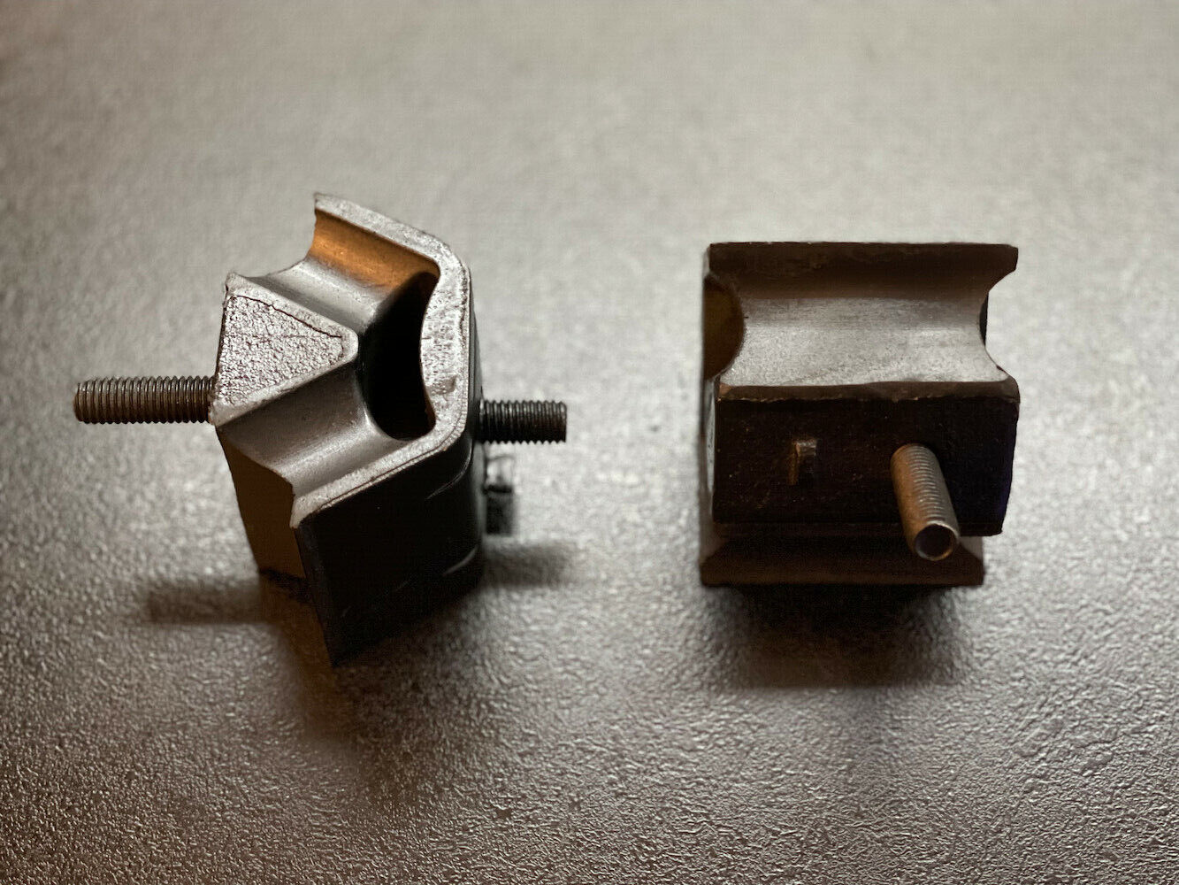 2 Stück Motorlager Silentblock Lager Gummilager Multicar M26 M26.2 M26.4 M26.5
